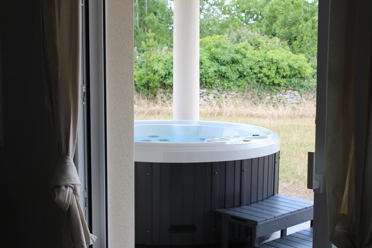 Gite Lou, Gite Famille Et Bien Etre Avec Jacuzzi Fontenay-le-Comte Exterior foto